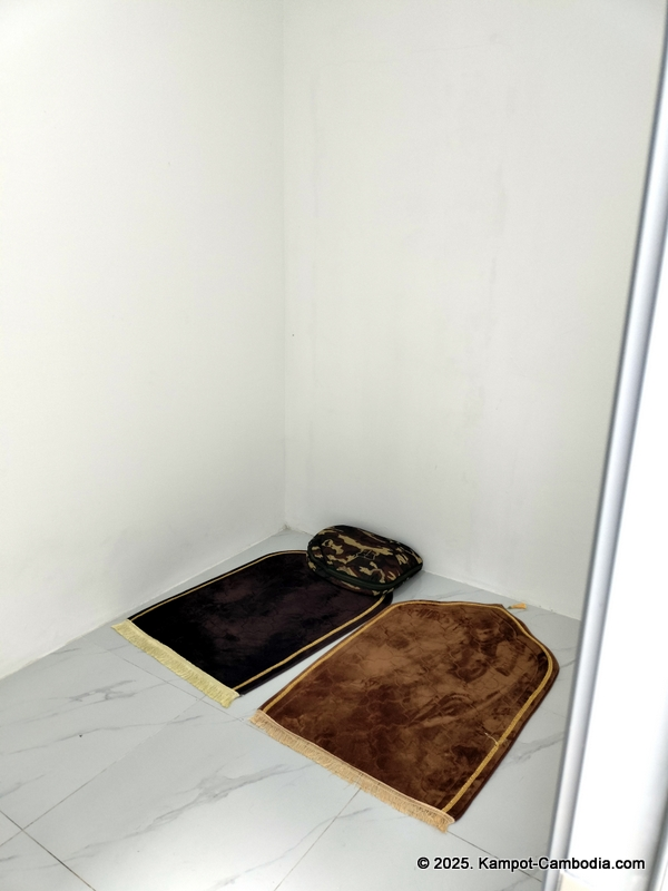 D'Oasis Cafe. Meeting Room, Prayer Room, Thai and Indian Food. in Kampot, Cambodia.