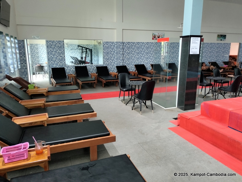 LXK Steam, sauna, gym, hot tub, cold tub and massage in Kampot, Cambodia