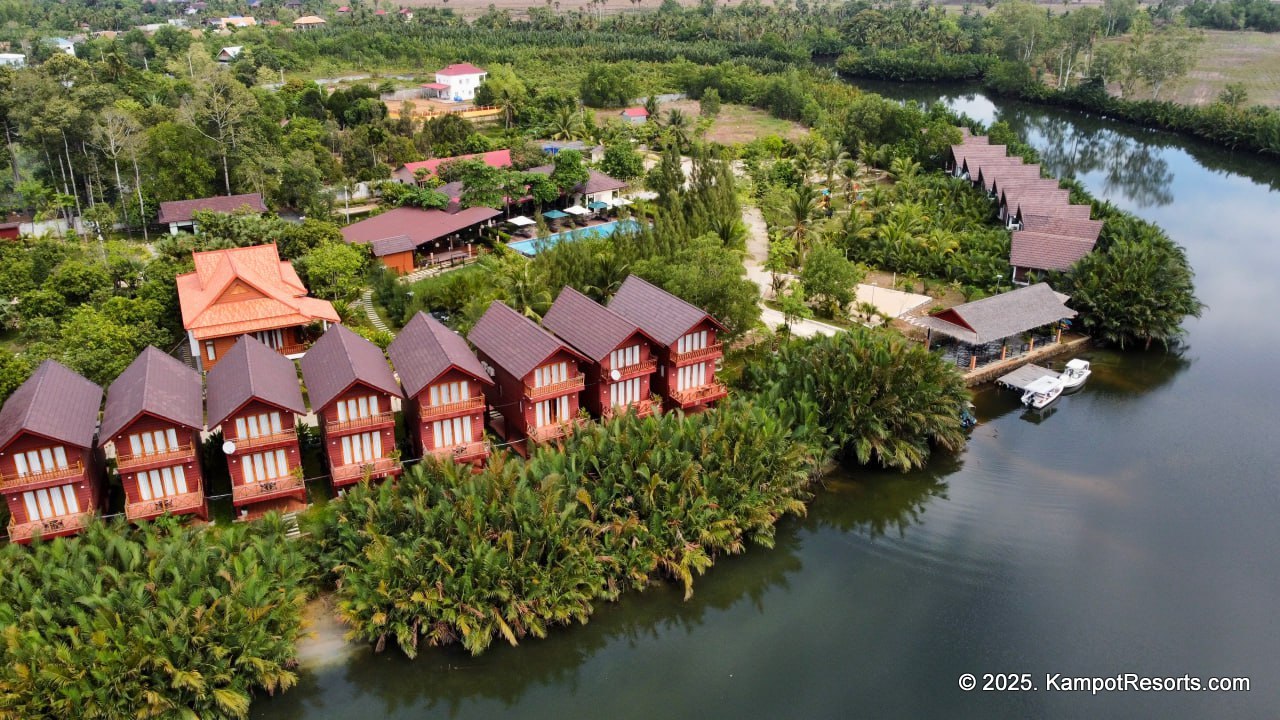 Moustache et Nico in Kampot, Cambodia. French Restaurant