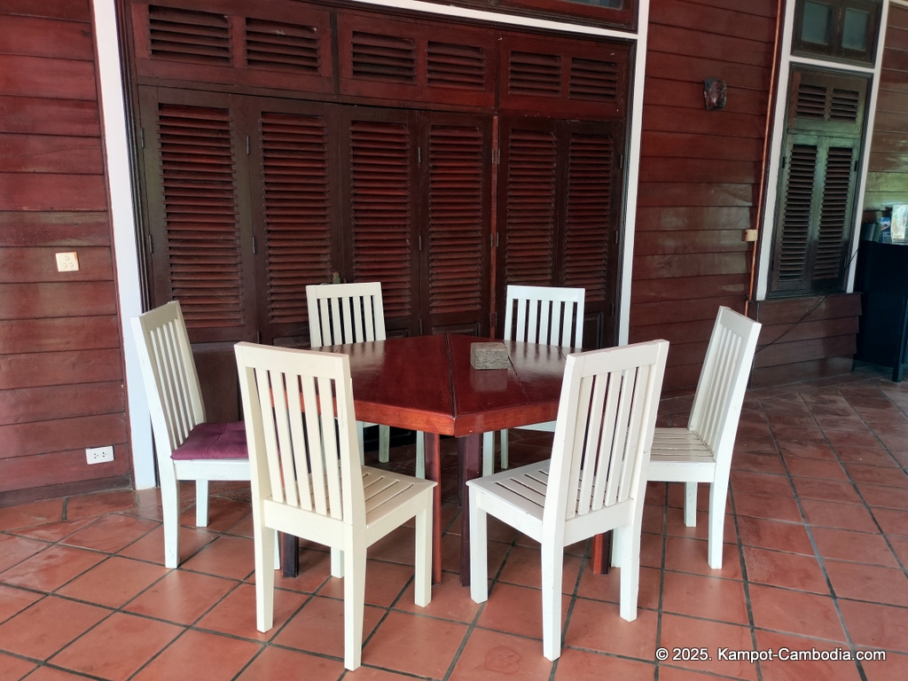 villa vedici in kampot cambodia