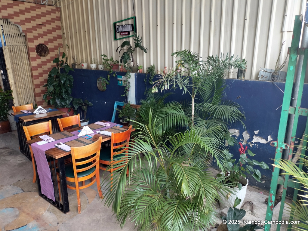 simon's indian restaurant in kampot cambodia