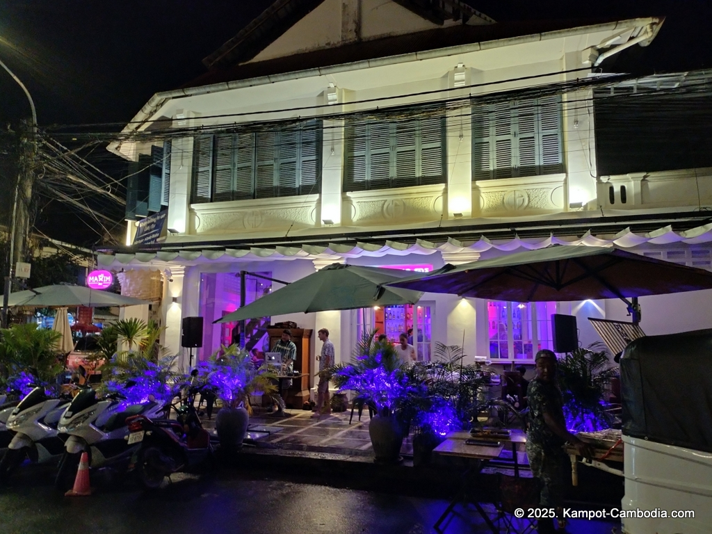 maxim cafe and bar in kampot, cambodia