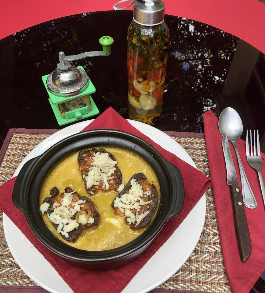 tiki garden in kampot cambodia. french restaurant and music bar.