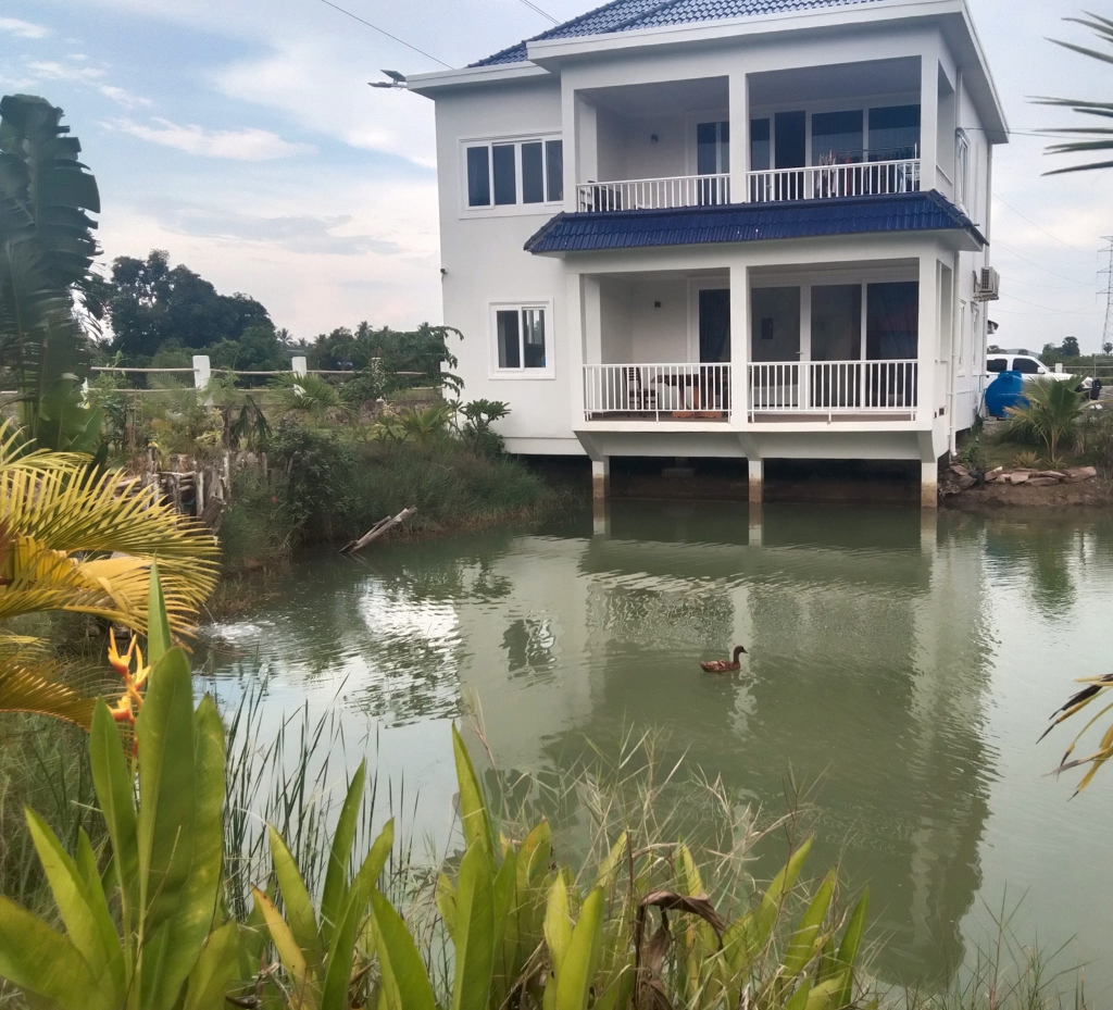 Bluebird Lodge in kampot, cambodia