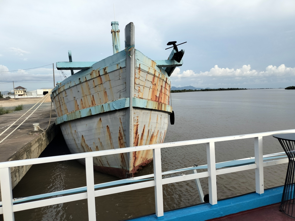 the bay boat. kampot, cambodia. daily cruises on the kampot river.