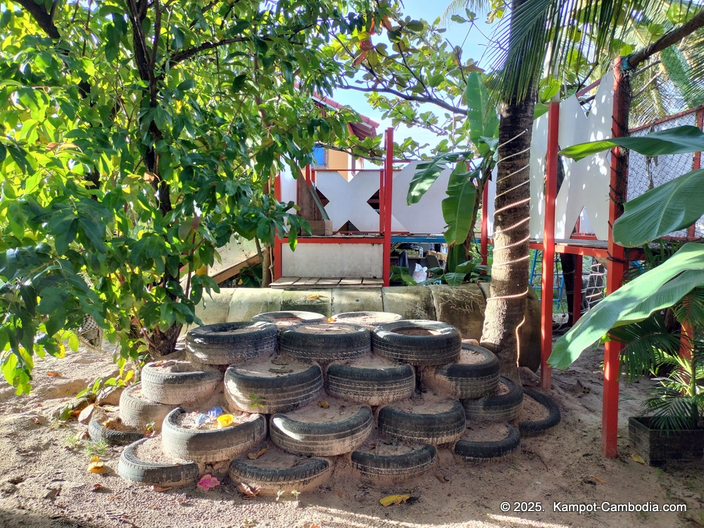 1960 khmer restaurant and bar in kampot cambodia