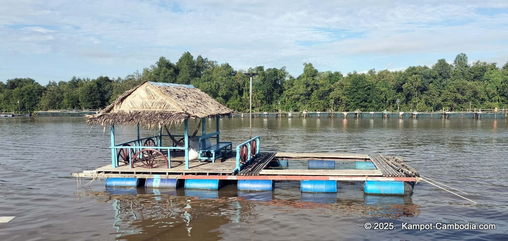 Trapeang Sangkae mangrove in kampot cambodia. boats and rooms.