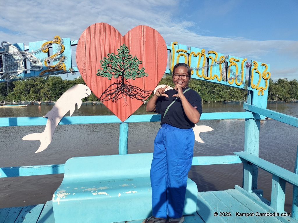Trapeang Sangkae mangrove in kampot cambodia. boats and rooms.
