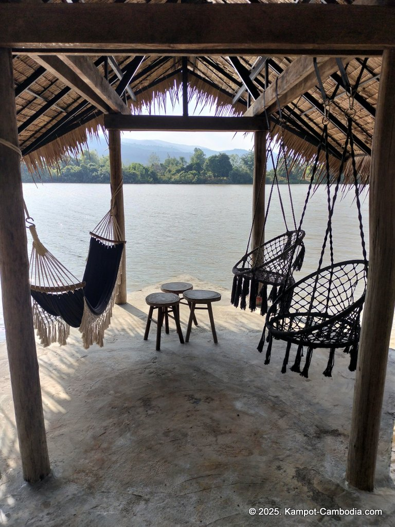 daya villa in kampot cambodia