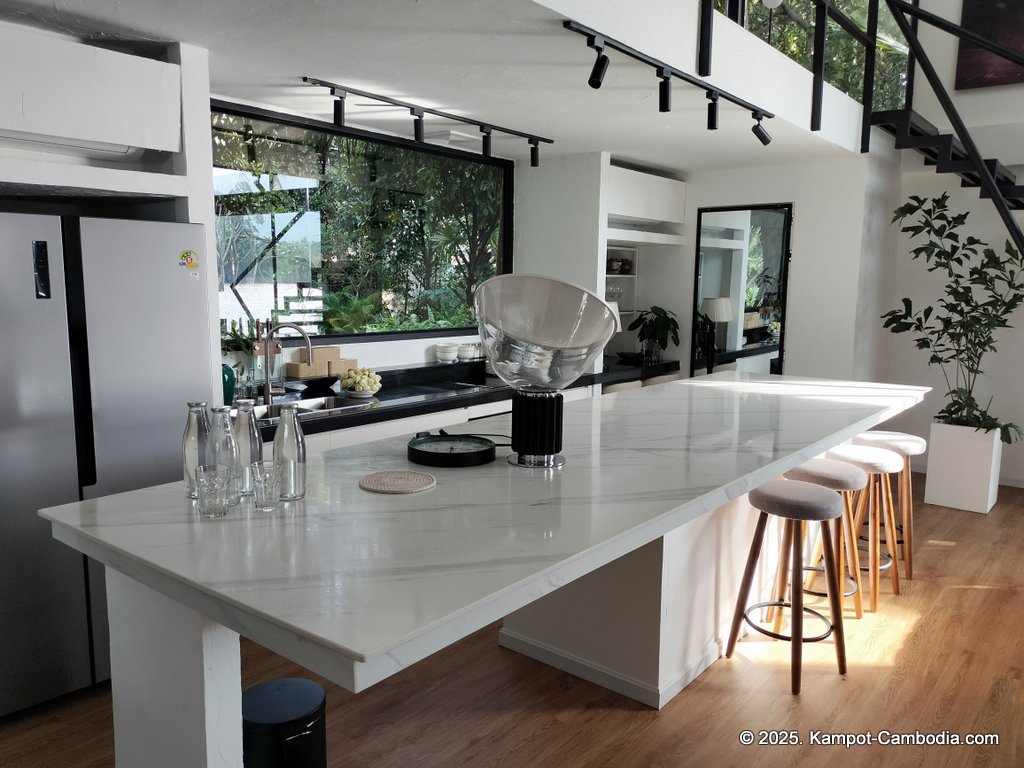 daya villa in kampot cambodia