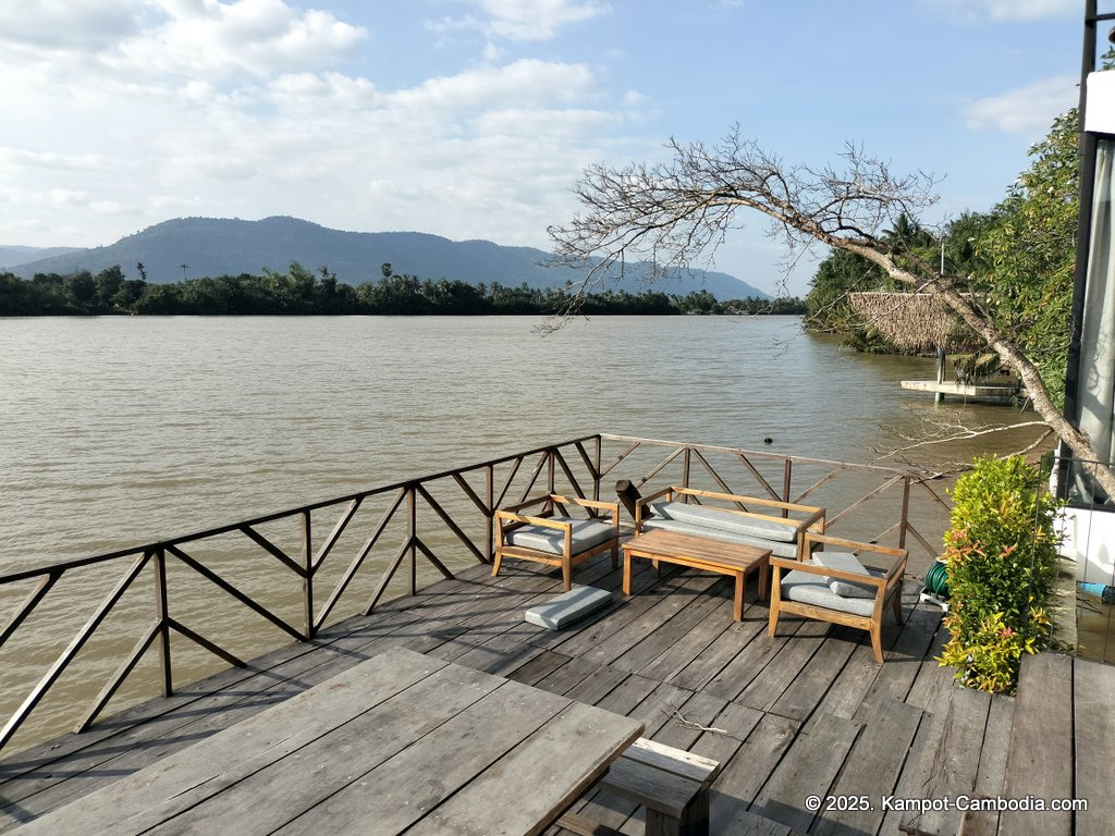 daya villa in kampot cambodia