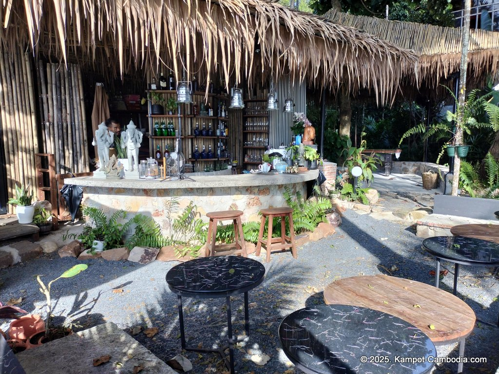 daya villa in kampot cambodia