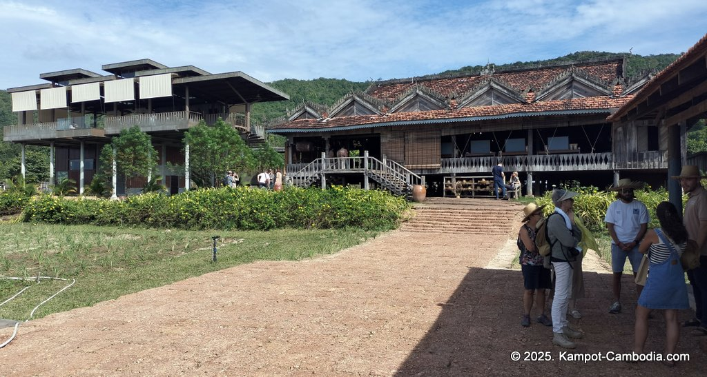 La Plantation Kampot Pepper farm in kampot cambodia. Pepper farm tours, cooking school, free tours.