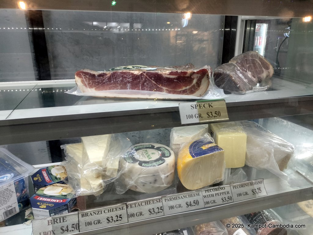 al cioccoloatino italian wood fired pizza in kampot cambodia