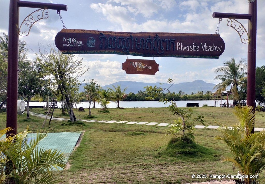 komsan resort on fish island in kampot, cambodia