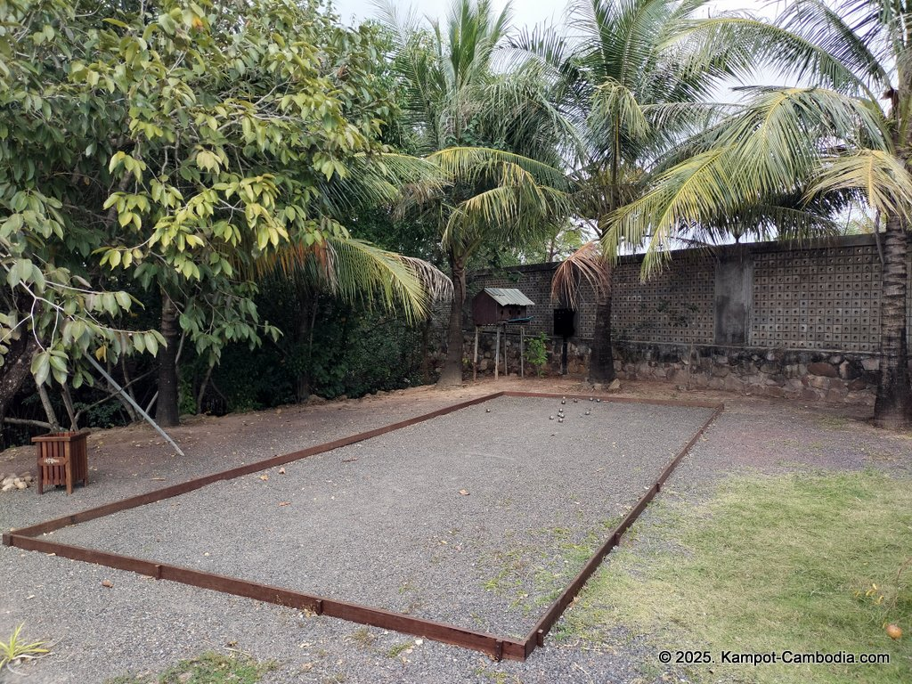 komsan resort on fish island in kampot, cambodia
