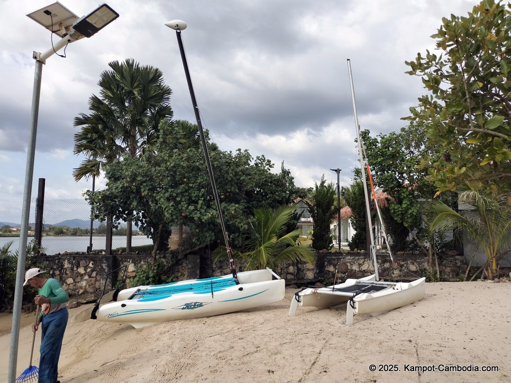 komsan resort on fish island in kampot, cambodia