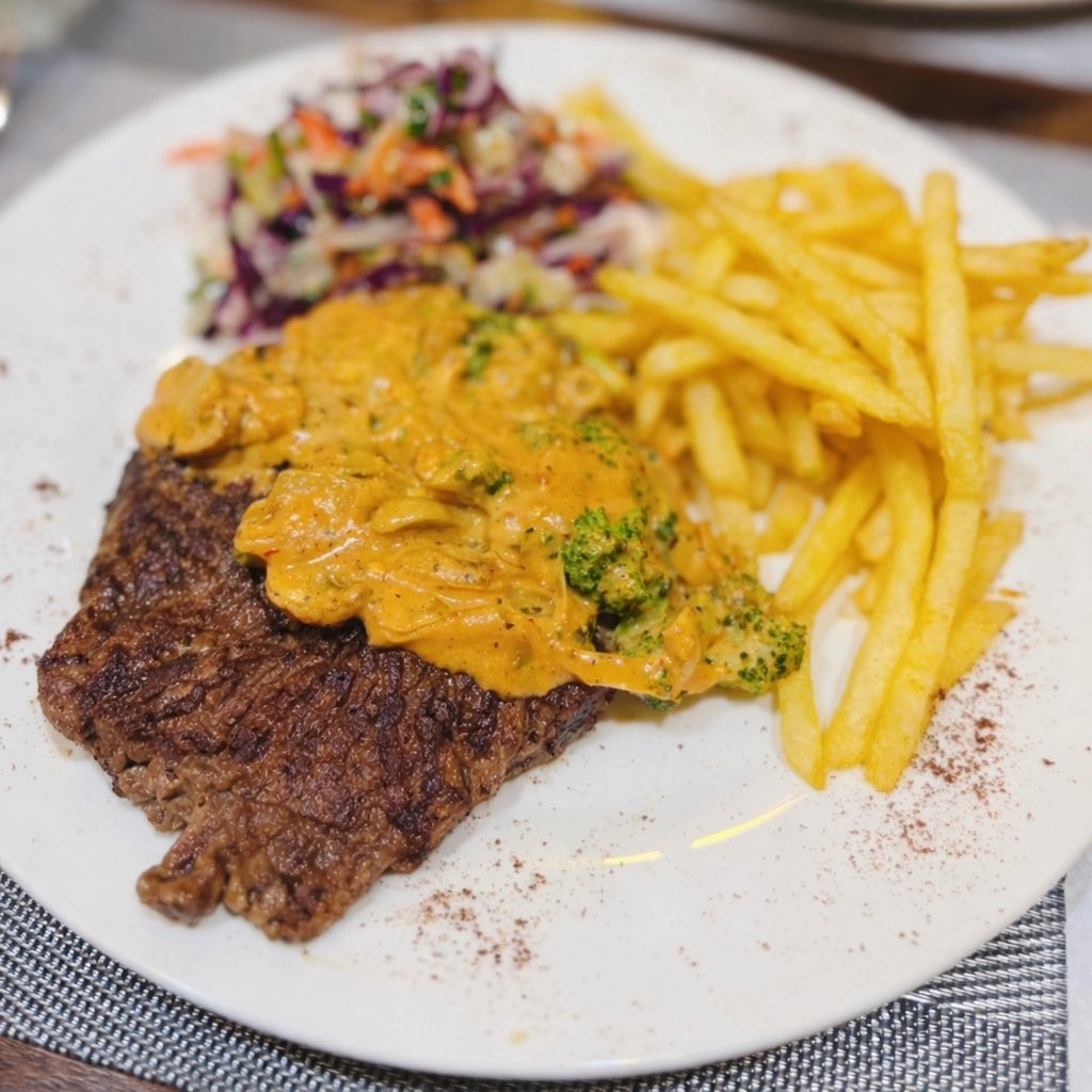 Turquaz restaurant & bar in Kampot, Cambodia. Turkish and Italian food.