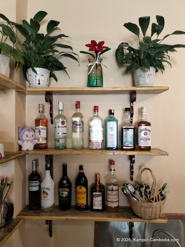 smashed burger in kampot, cambodia and Banana Leaf restaurant khmer food.