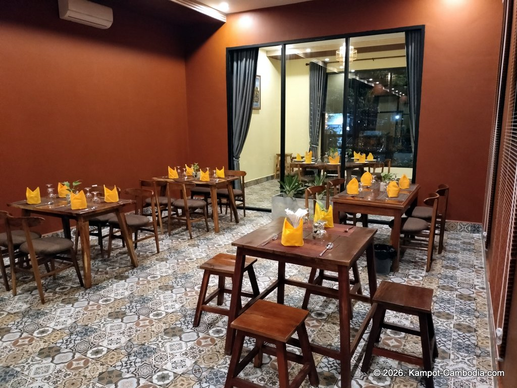 Bomey Restaurant in Kampot, Cambodia. Khmer, Western and Chinese Food.