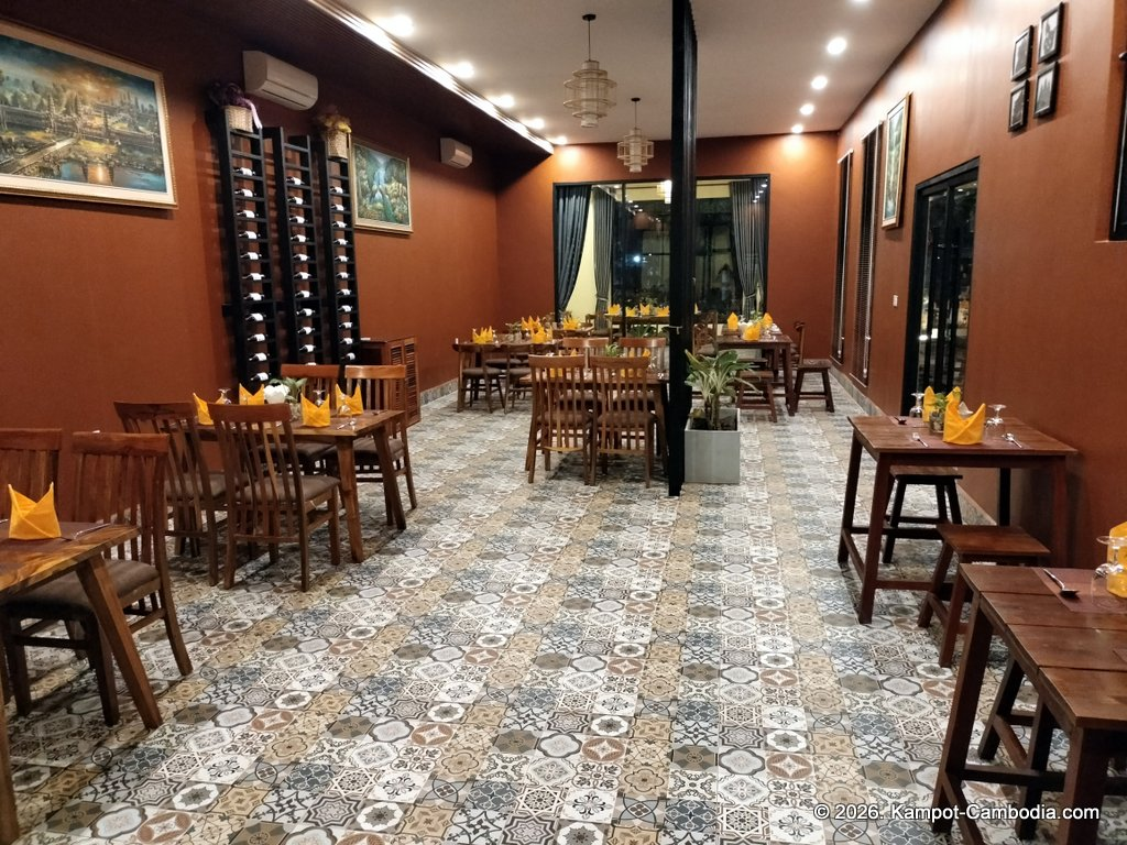 Bomey Restaurant in Kampot, Cambodia. Khmer, Western and Chinese Food.