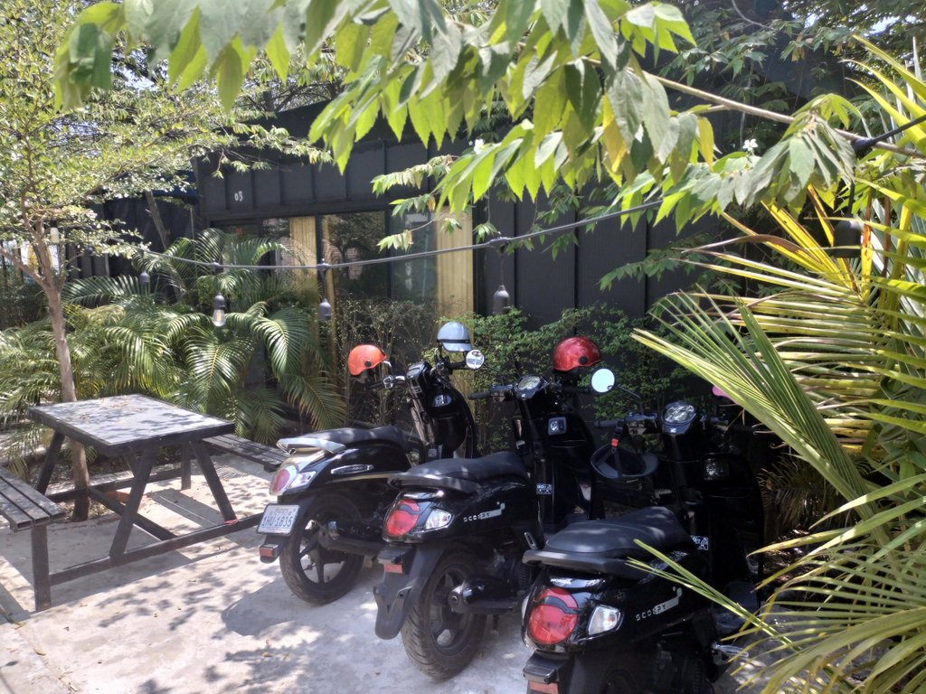 anuksavary dorng prek kampot bungalows in cambodia