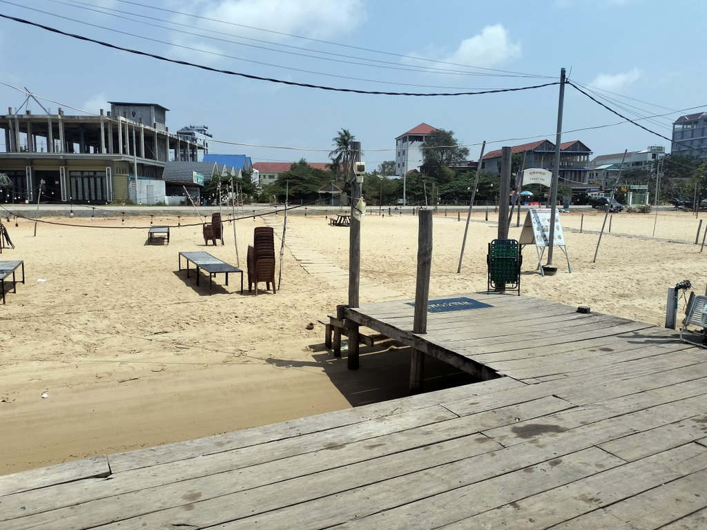 anuksavary dorng prek kampot bungalows in cambodia