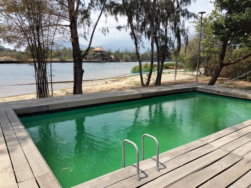 Sun & Roots Lodge in Kampot, Cambodia on Fish Island.