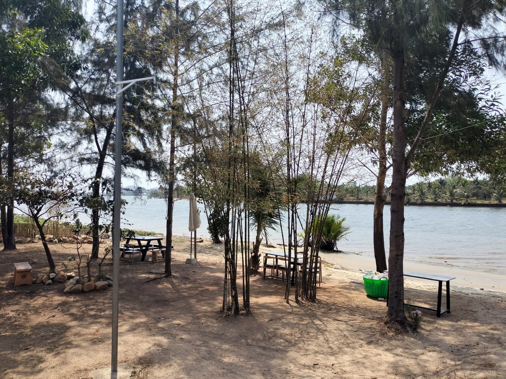 Sun & Roots Lodge in Kampot, Cambodia on Fish Island.