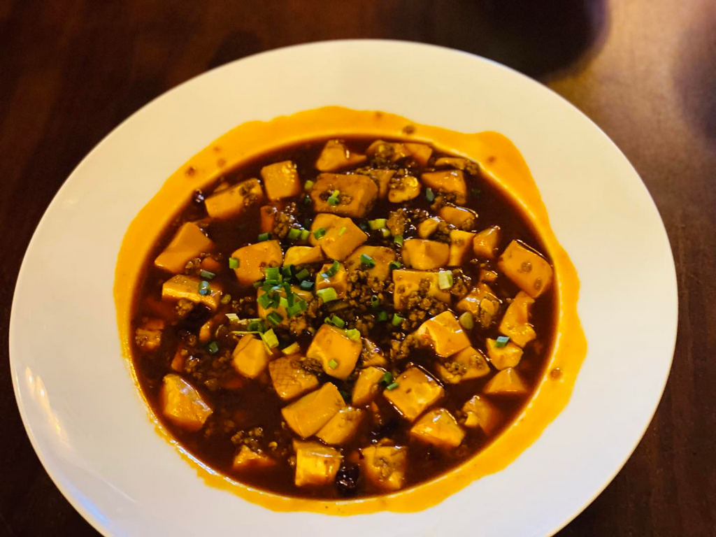 Bomey Restaurant in Kampot, Cambodia. Khmer, Western and Chinese Food.