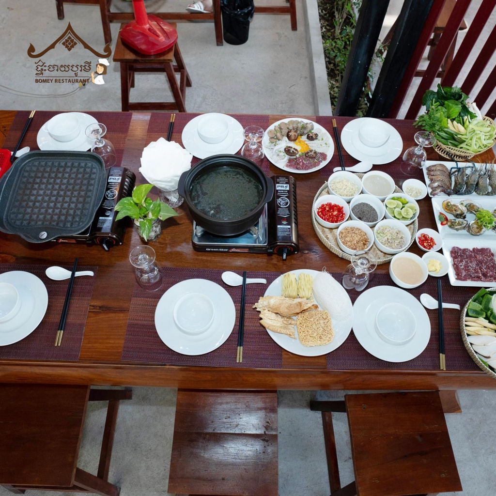 Bomey Restaurant in Kampot, Cambodia. Khmer, Western and Chinese Food.