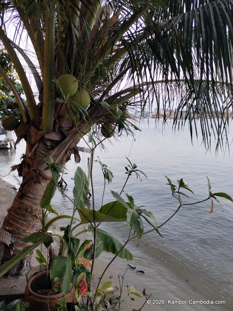 Craft Baitang & Friends crafts in Kampot, Cambodia.