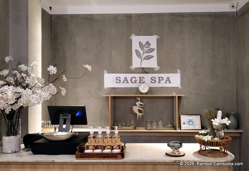 Chateau Kampot. Boutique Hotel in Downtown Kampot, Cambodia. Spa, Pool, Dining.