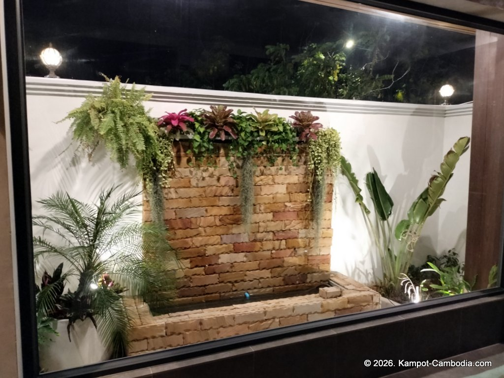 Chateau Kampot. Boutique Hotel in Downtown Kampot, Cambodia. Spa, Pool, Dining.