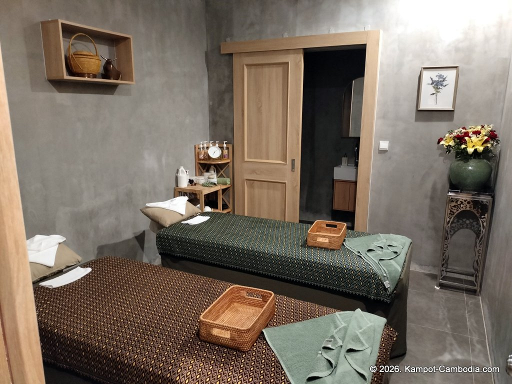 Chateau Kampot. Boutique Hotel in Downtown Kampot, Cambodia. Spa, Pool, Dining.