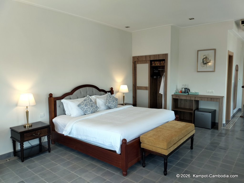 Chateau Kampot. Boutique Hotel in Downtown Kampot, Cambodia. Spa, Pool, Dining.