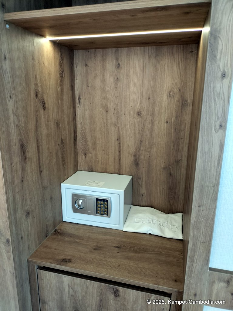 Chateau Kampot. Boutique Hotel in Downtown Kampot, Cambodia. Spa, Pool, Dining.