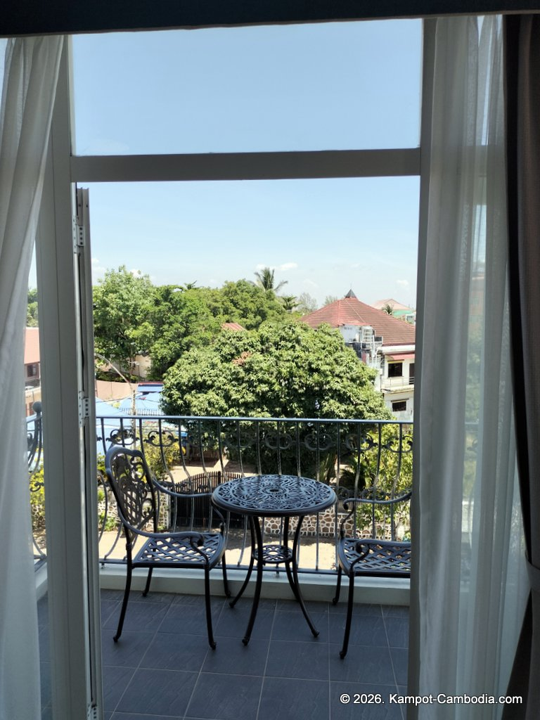 Chateau Kampot. Boutique Hotel in Downtown Kampot, Cambodia. Spa, Pool, Dining.