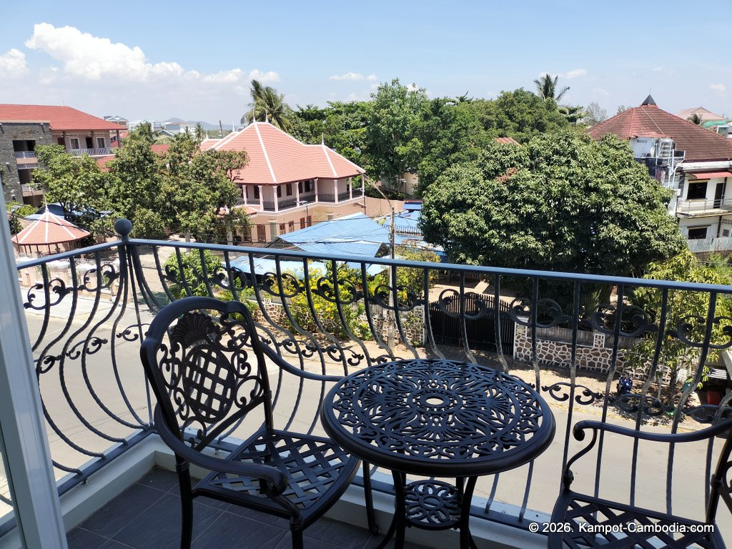 Chateau Kampot. Boutique Hotel in Downtown Kampot, Cambodia. Spa, Pool, Dining.