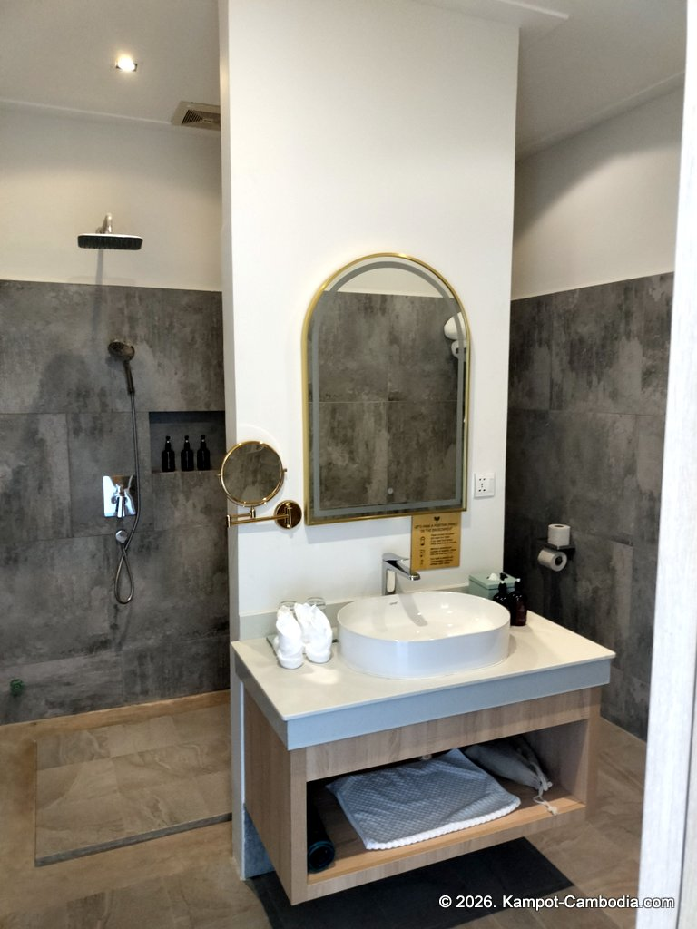 Chateau Kampot. Boutique Hotel in Downtown Kampot, Cambodia. Spa, Pool, Dining.