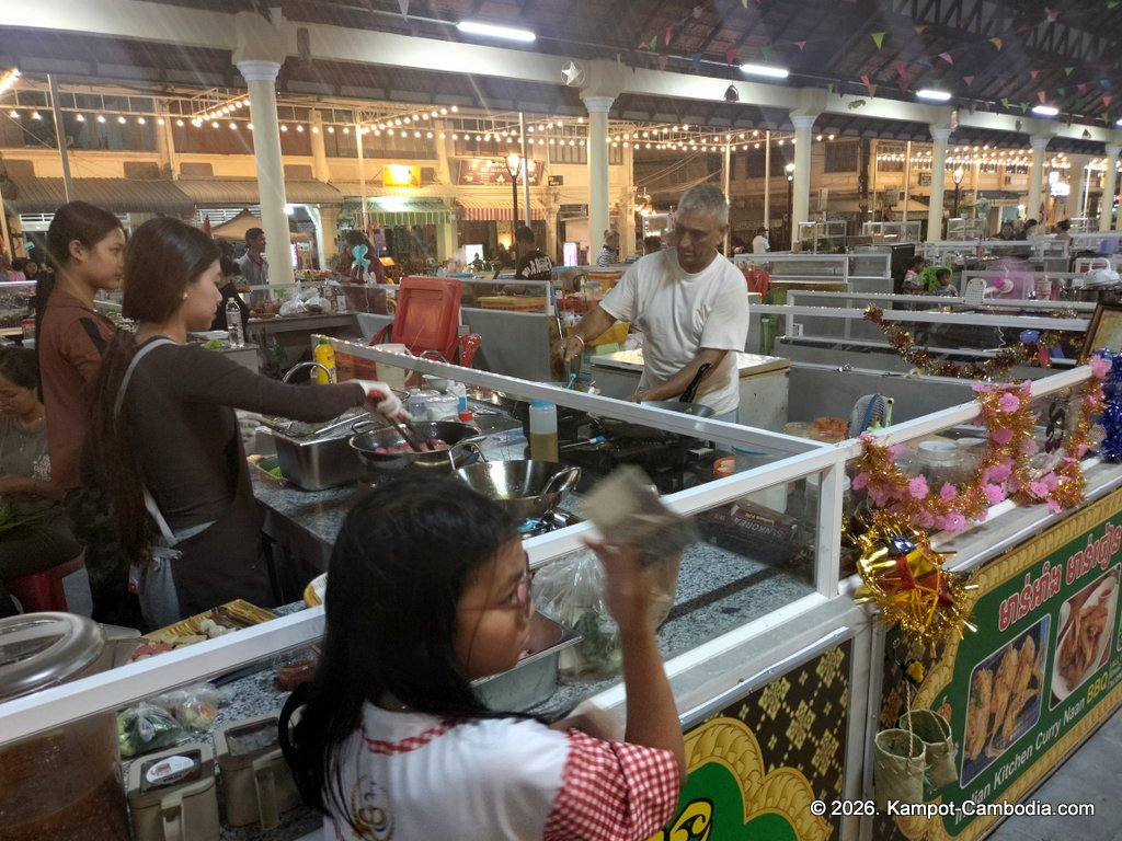 Kampot Street Food. 40 khmer restaurant in downtown Kampot, Cambodia.