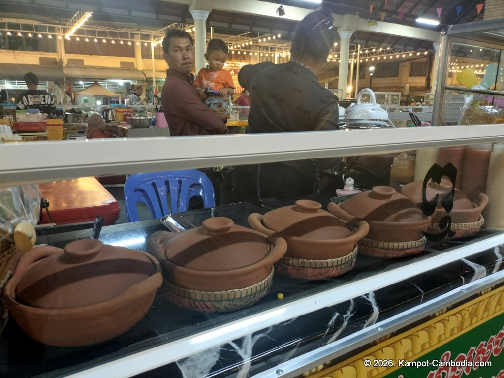 Kampot Street Food. 40 khmer restaurant in downtown Kampot, Cambodia.