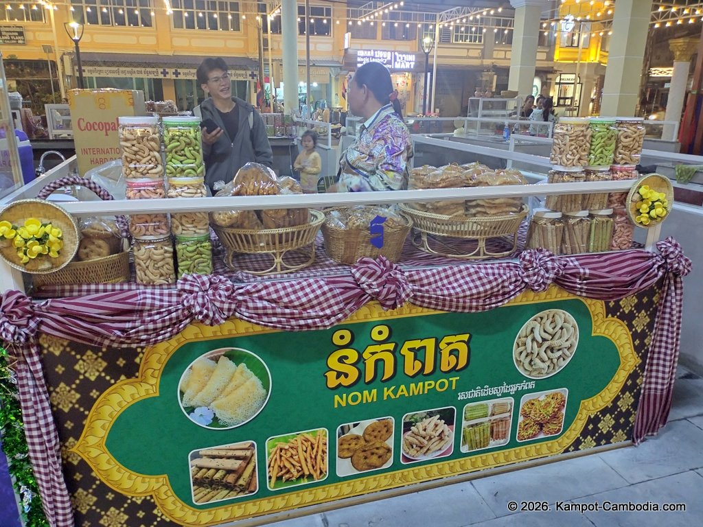Kampot Street Food. 40 khmer restaurant in downtown Kampot, Cambodia.