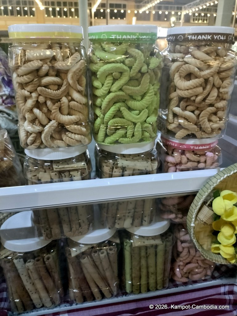 Kampot Street Food. 40 khmer restaurant in downtown Kampot, Cambodia.