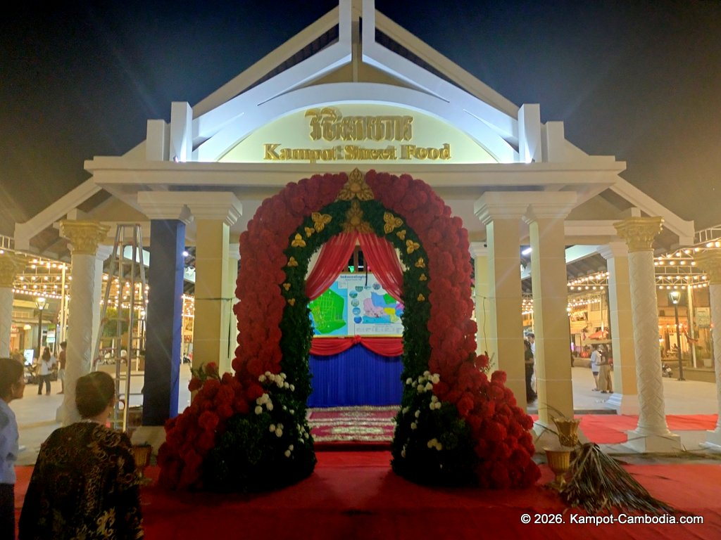 Kampot Street Food. 40 khmer restaurant in downtown Kampot, Cambodia.