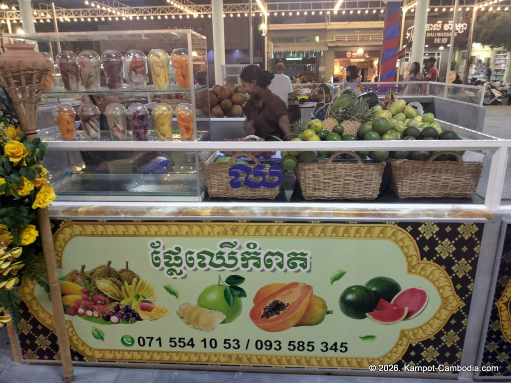 Kampot Street Food. 40 khmer restaurant in downtown Kampot, Cambodia.