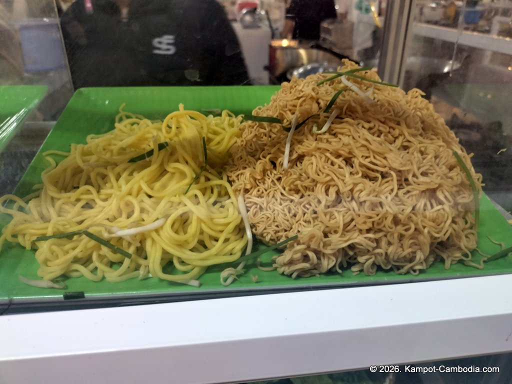 Kampot Street Food. 40 khmer restaurant in downtown Kampot, Cambodia.