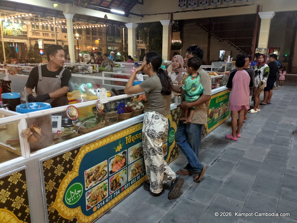 Kampot Street Food. 40 khmer restaurant in downtown Kampot, Cambodia.