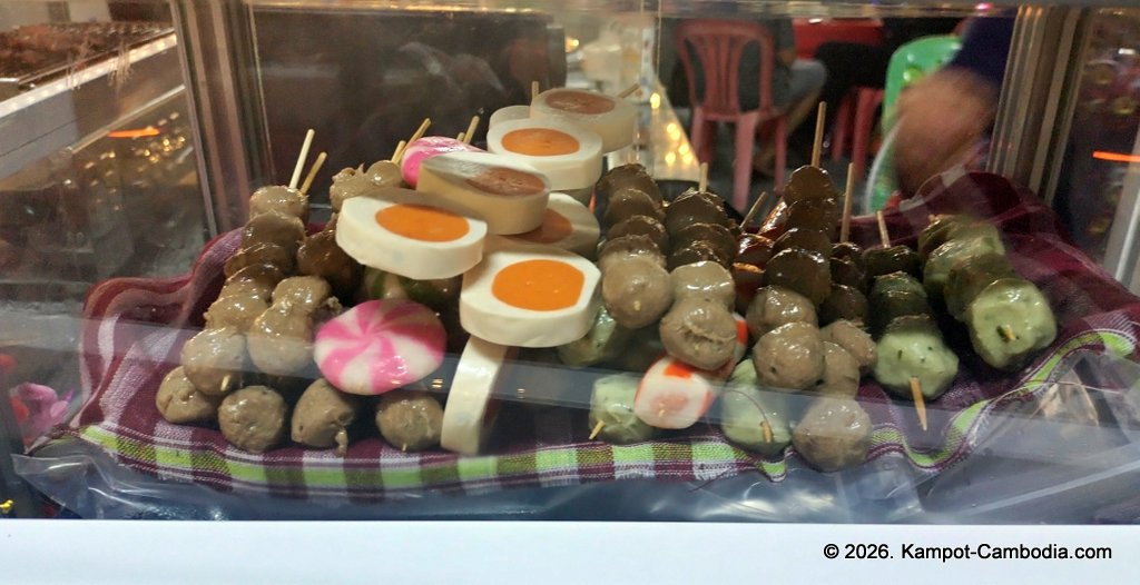 Kampot Street Food. 40 khmer restaurant in downtown Kampot, Cambodia.