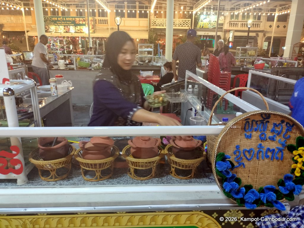 Kampot Street Food. 40 khmer restaurant in downtown Kampot, Cambodia.